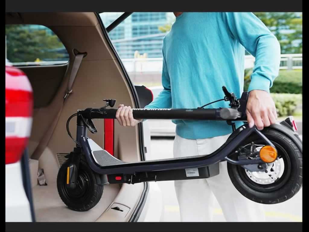 Easy to fold electric scooter